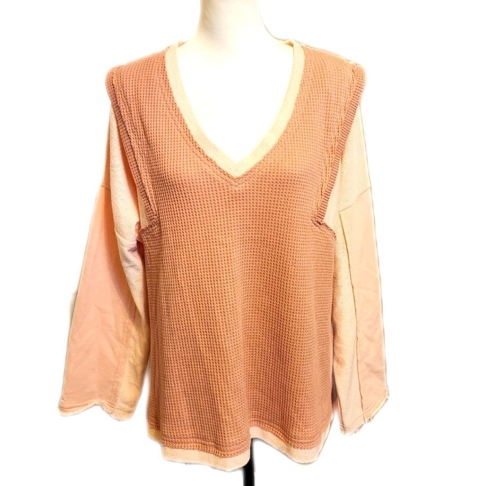 POL mixed media v-neck sweatshirt,  peach & coral, waffle knit sweatshirt M